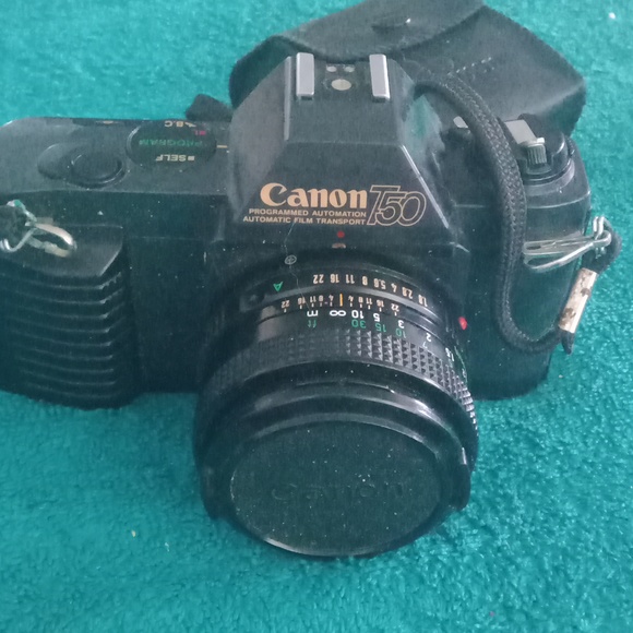🧘 Canon T 50 camera with flash - Picture 2 of 4